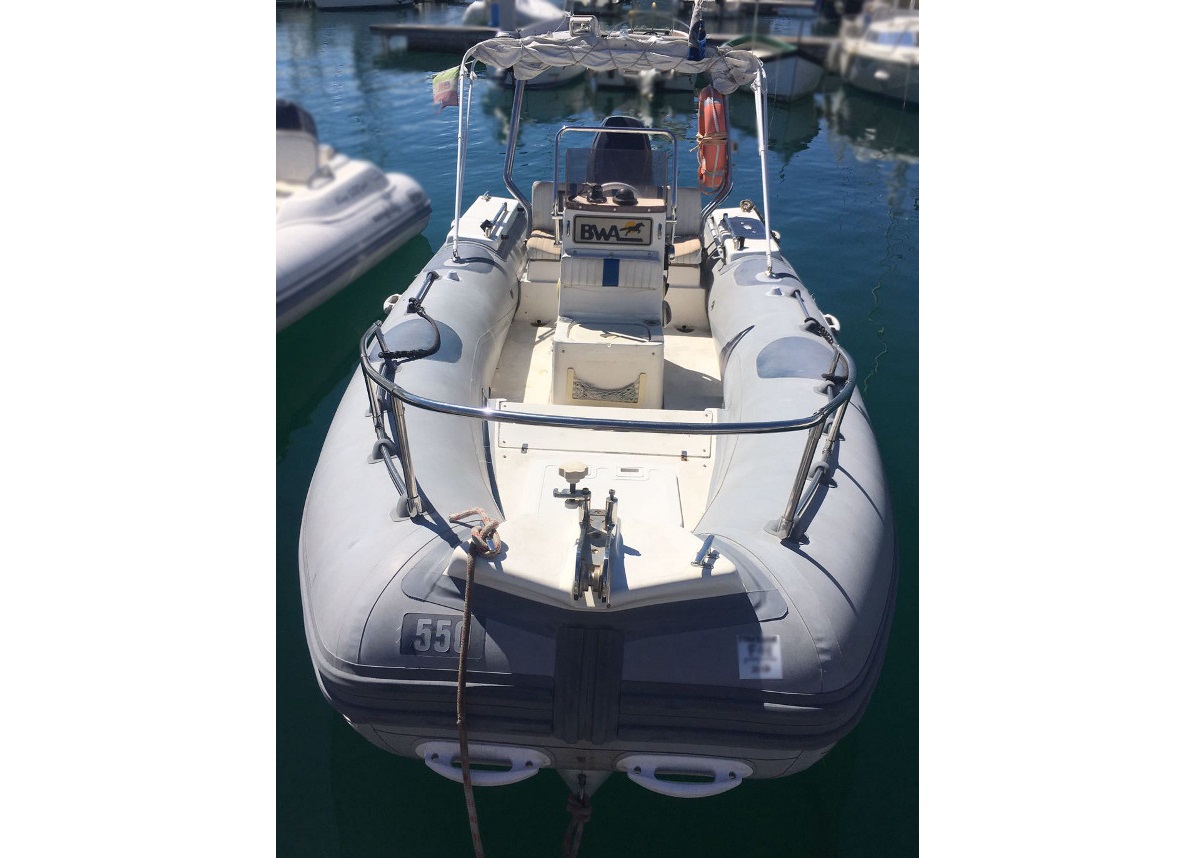 <<< VENDUTO >>> BWA 550 + 100Hp YAMAHA 4T + CARRELLO - TUTTO ANNO 2006<br><a href=dettaglio.aspx?Id=144 >VAI ALLA SCHEDA</a>